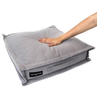 the_black_dog_cama_gris2_perro_100000057182.jpg